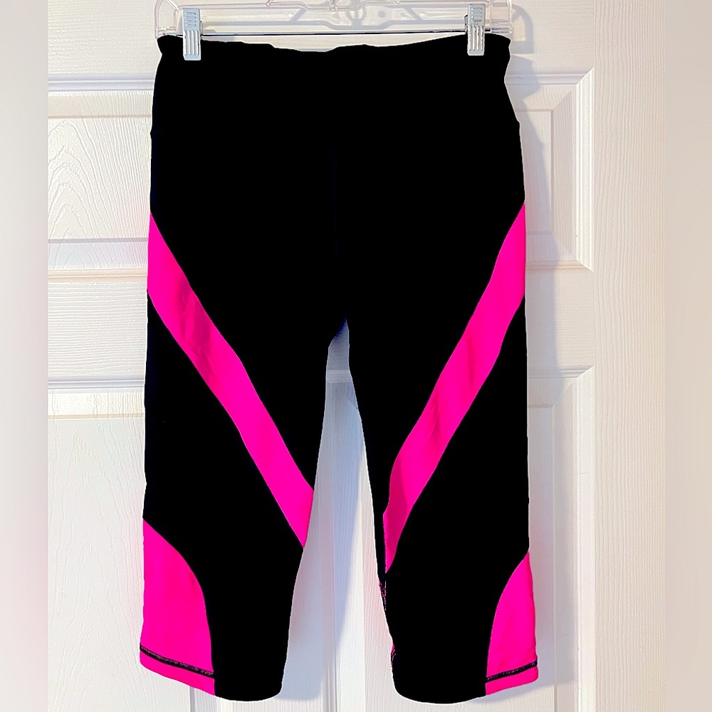 Victoria’s Secret VSX Knockout Crop Legging